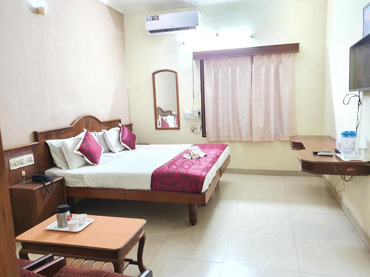 Hotel Sunilkrishna Tirupati Kültér fotó