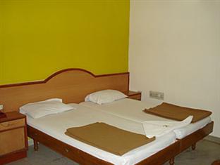 Hotel Sunilkrishna Tirupati Kültér fotó