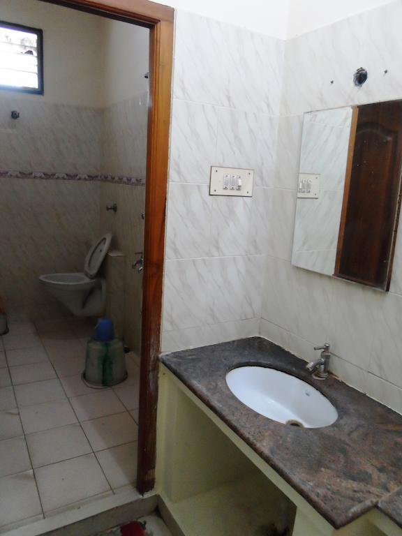 Hotel Sunilkrishna Tirupati Szoba fotó