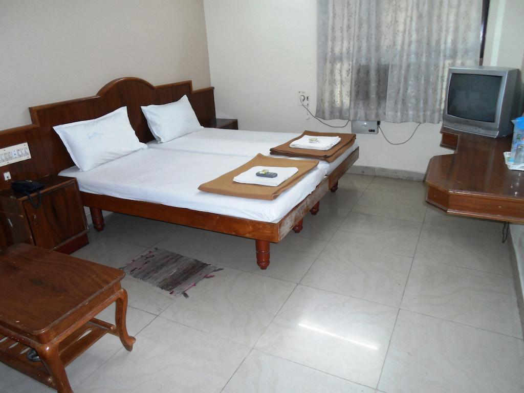 Hotel Sunilkrishna Tirupati Szoba fotó