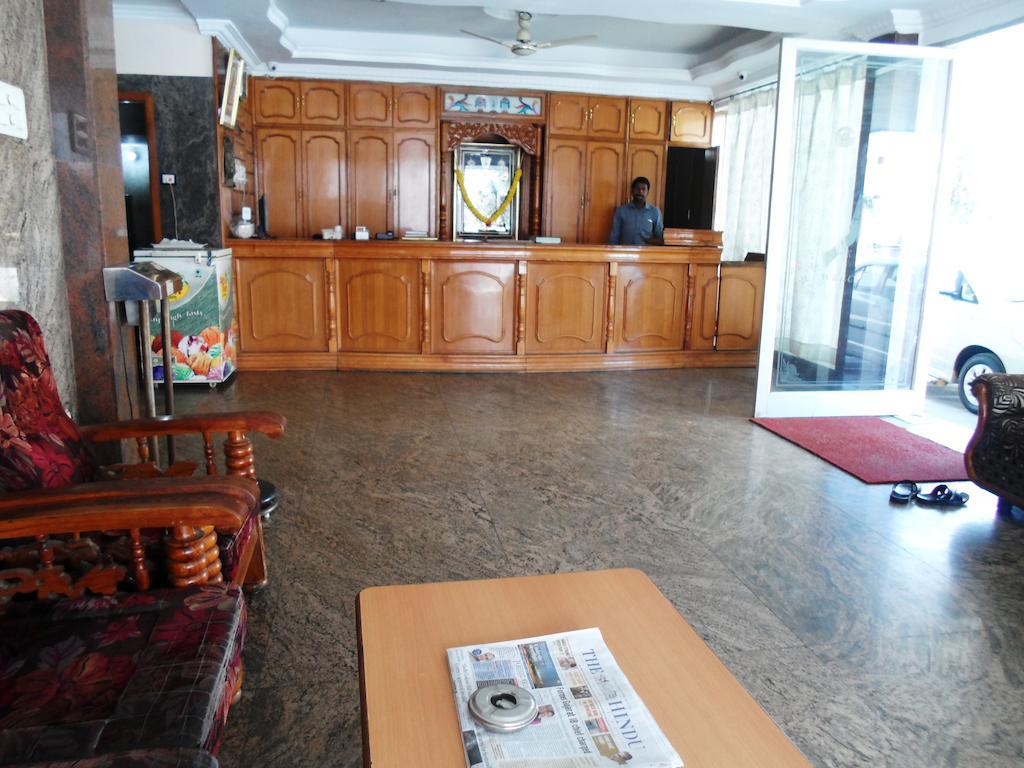 Hotel Sunilkrishna Tirupati Kültér fotó